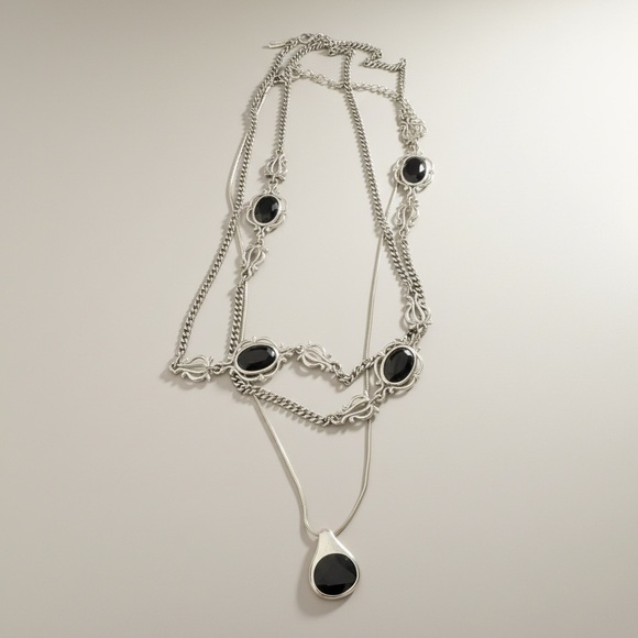 Jewelry - Vintage Black Stone Silver Tone Necklace Set Station Necklace + Pendant 259